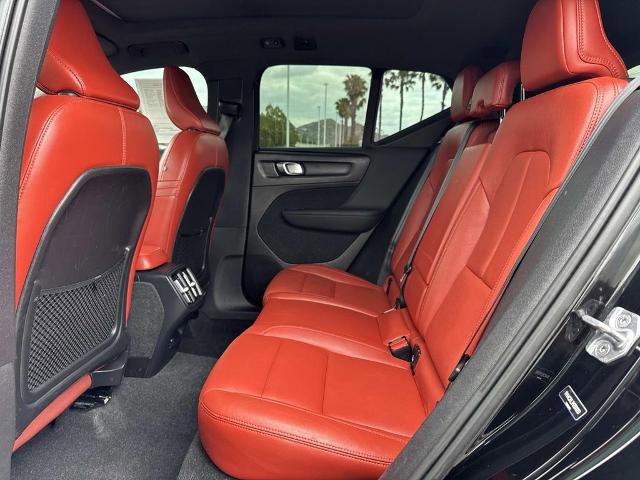 Used 2021 Volvo XC40 T4 Inscription FWD image 24