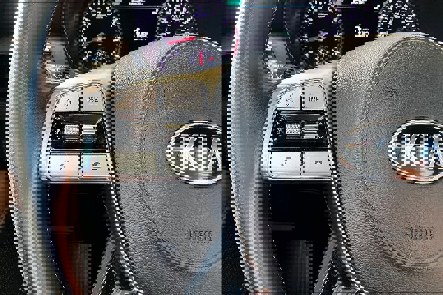 Used 2021 Kia Telluride SX w/ SX Prestige Package image 24