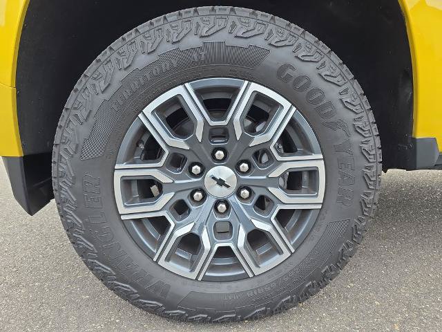 Used 2023 Chevrolet Colorado Z71 w/ Z71 Convenience Package 2 AWD/4WD image 14