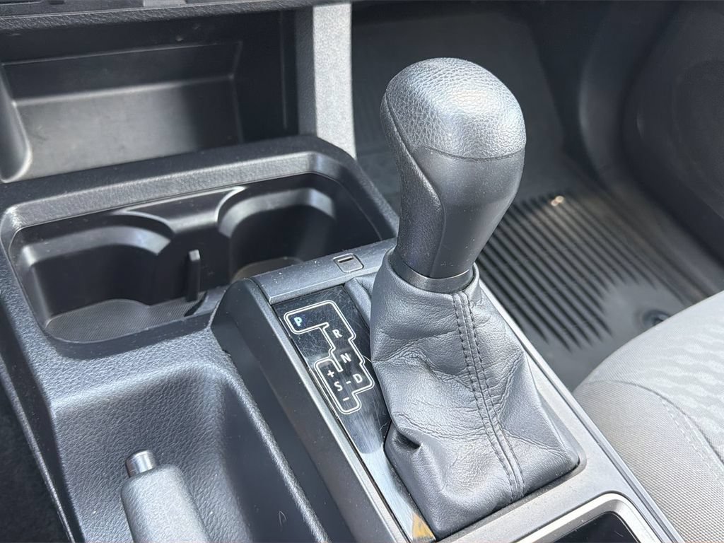 Used 2022 Toyota Tacoma SR AWD/4WD image 17