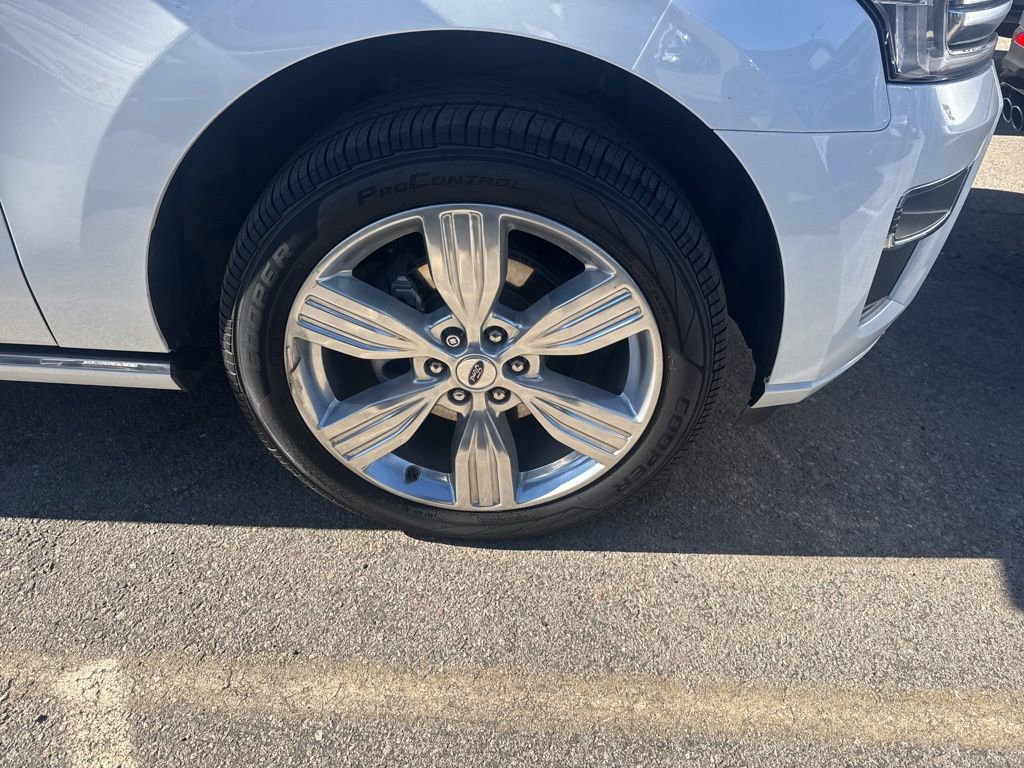 Certified 2023 Ford Expedition Max Platinum image 4