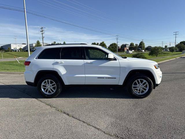 Used 2017 Jeep Grand Cherokee Laredo w/ Quick Order Package 23E AWD/4WD image 4