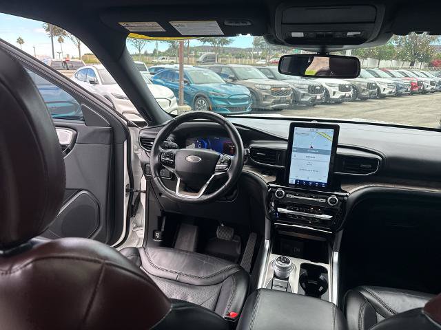 Certified 2022 Ford Explorer Platinum w/ Equipment Group 601A AWD/4WD image 24