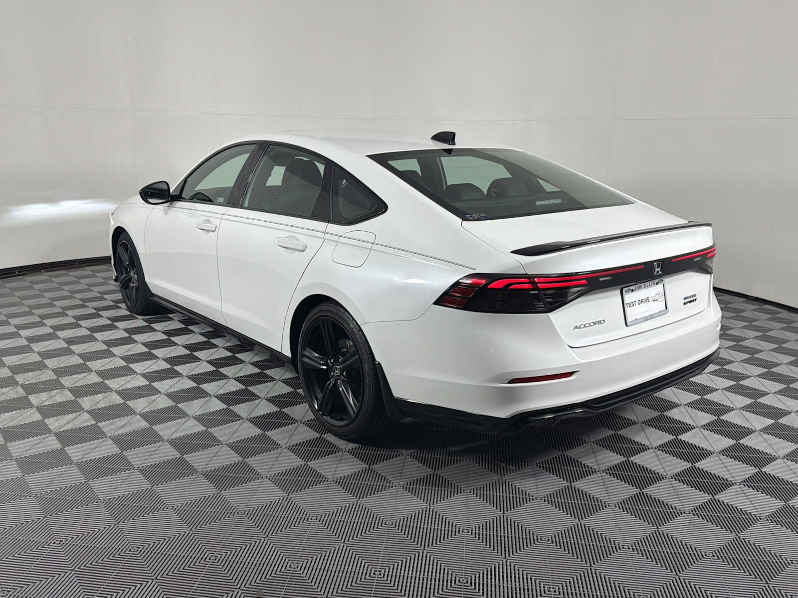 Used 2024 Honda Accord Sport image 9