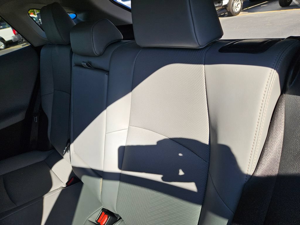 Used 2023 Toyota Venza Limited AWD/4WD image 15