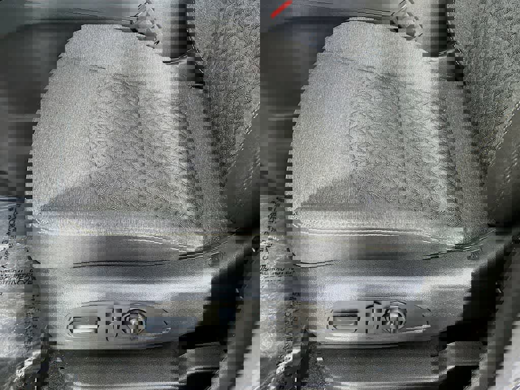 Used 2023 Chevrolet Equinox LT image 30