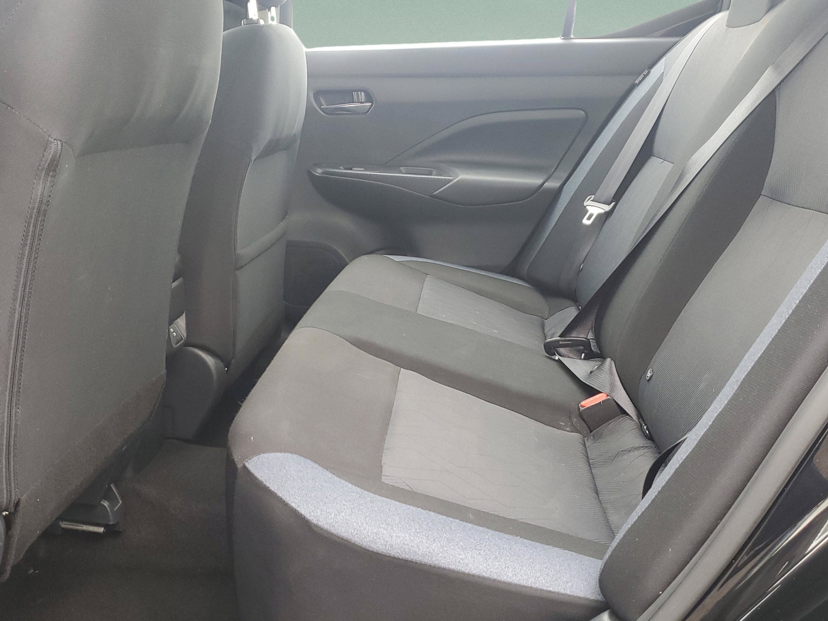 Used 2025 Nissan Versa SV FWD image 9