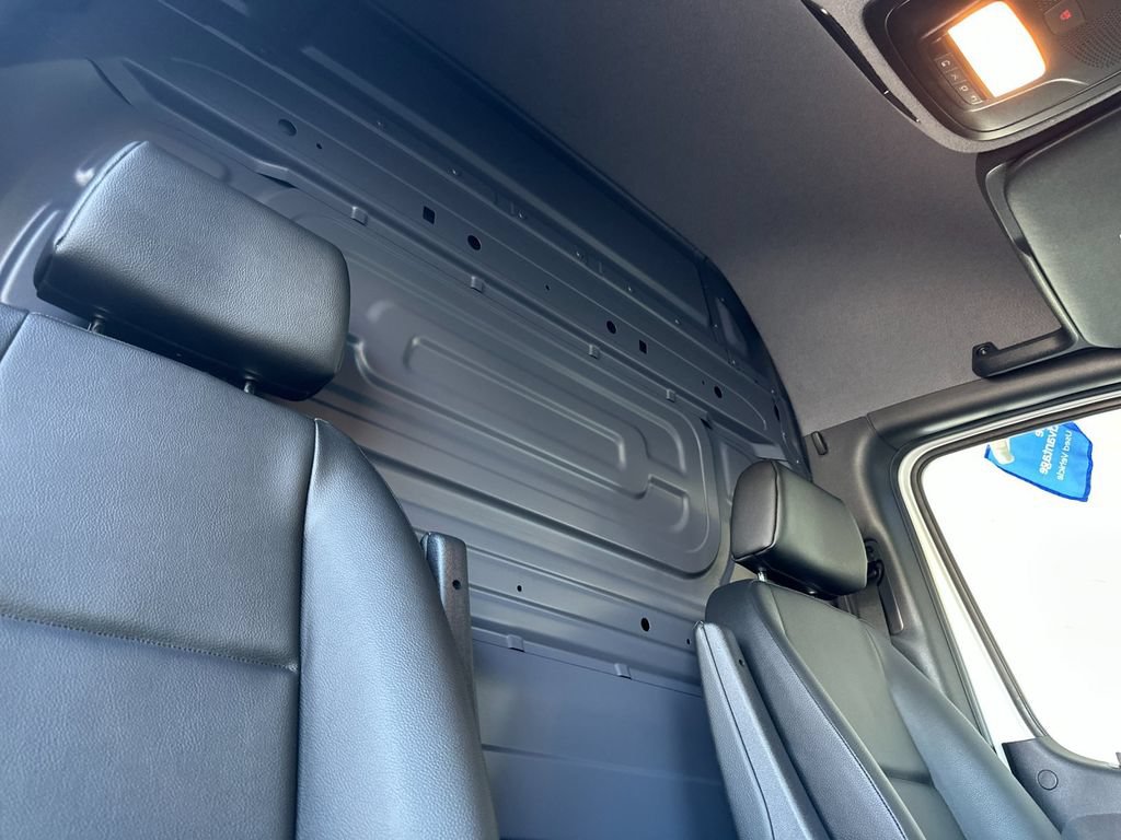 Used 2023 Mercedes-Benz Sprinter 2500 image 15