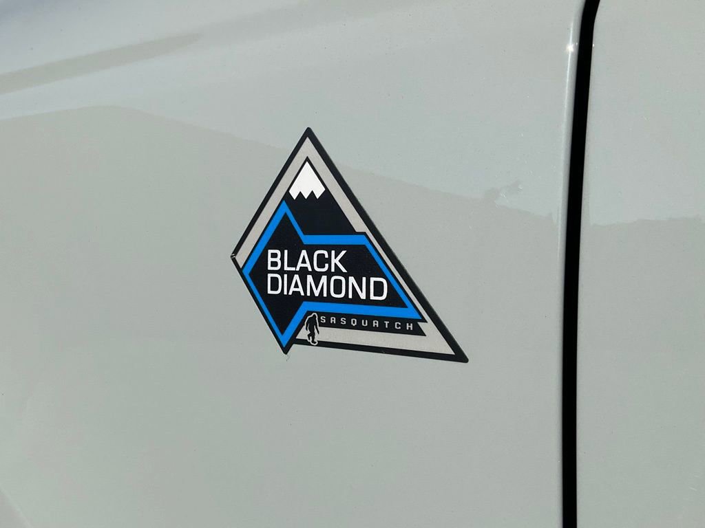 Certified 2024 Ford Bronco Black Diamond w/ Sasquatch Package image 21