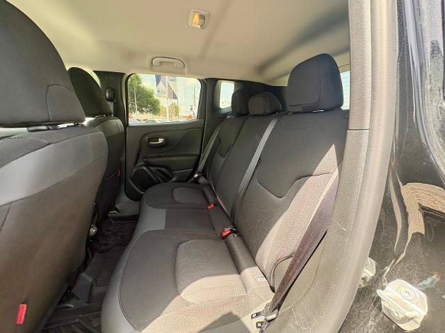 Used 2023 Jeep Renegade Trailhawk AWD/4WD image 9