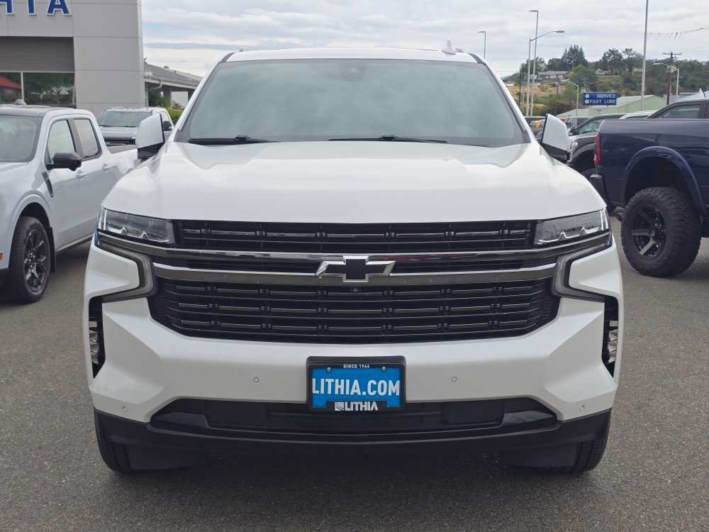 Used 2022 Chevrolet Suburban RST w/ Luxury Package AWD/4WD image 8
