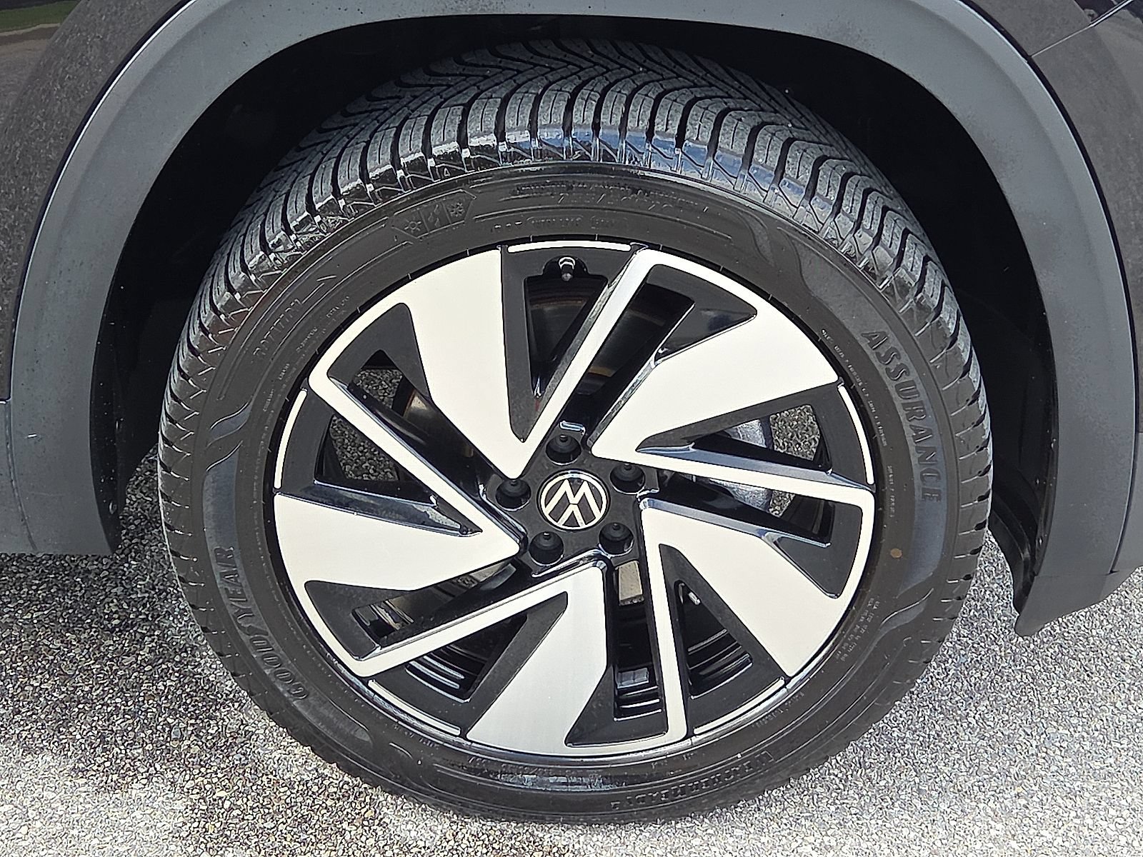 Used 2024 Volkswagen Atlas SEL AWD/4WD image 7