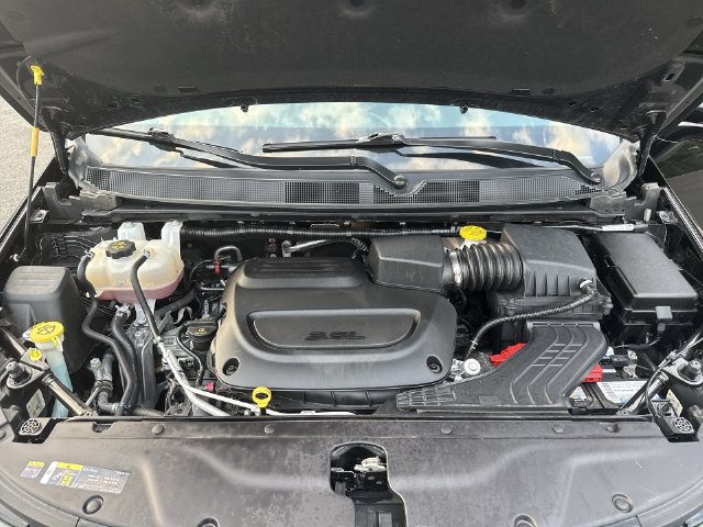 Used 2025 Chrysler Pacifica Limited FWD image 27
