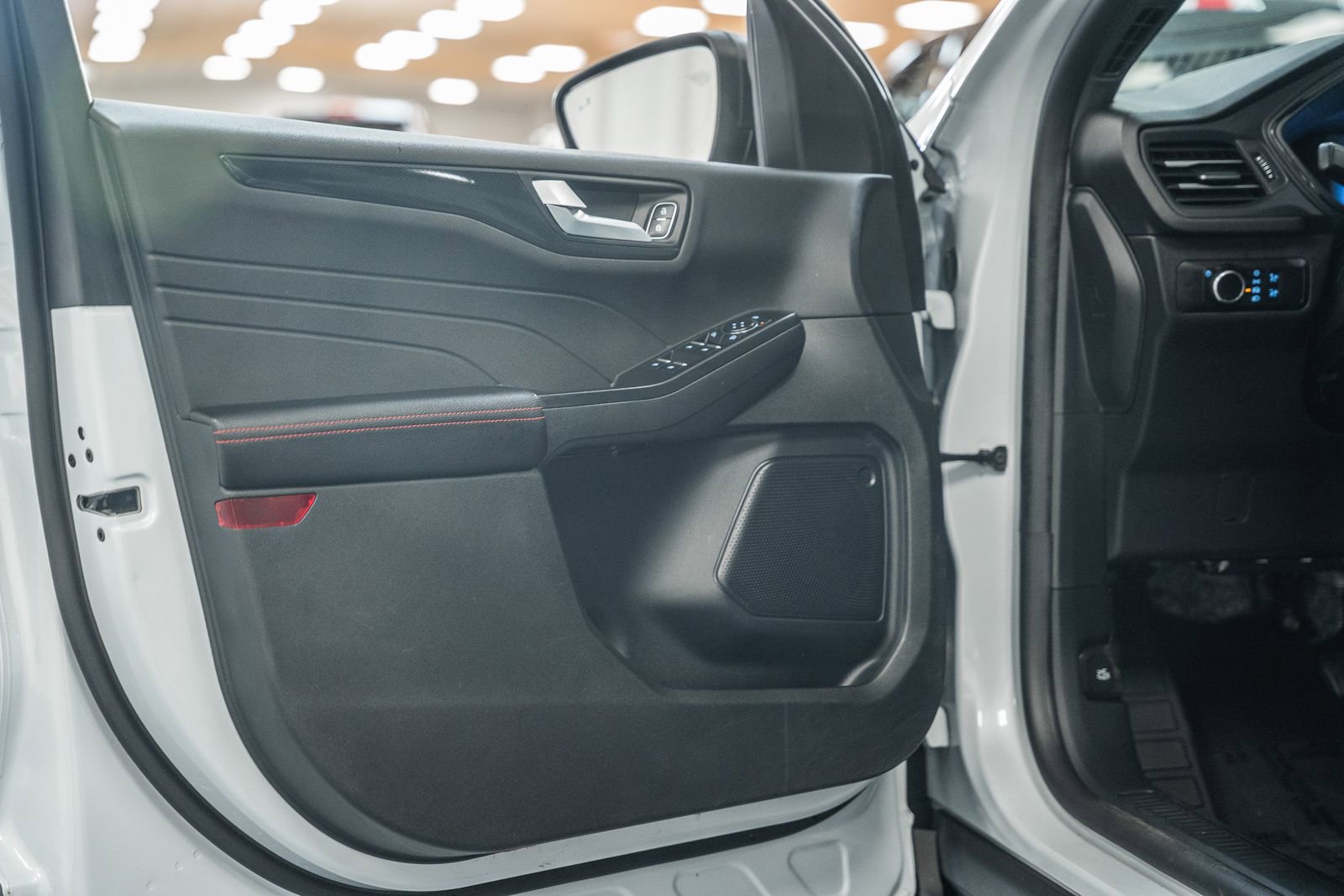 Certified 2025 Ford Escape ST-Line image 43