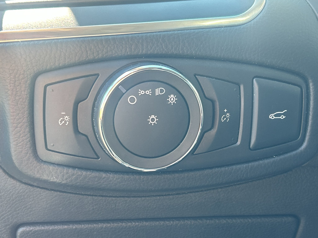 Certified 2018 Ford Edge Titanium w/ Ford Safe & Smart Package AWD/4WD image 17