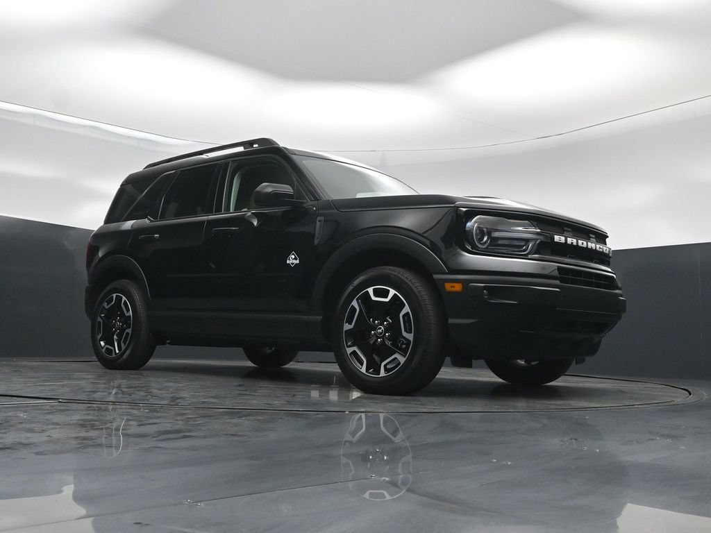 Certified 2023 Ford Bronco Sport Outer Banks w/ Tech Package AWD/4WD image 4