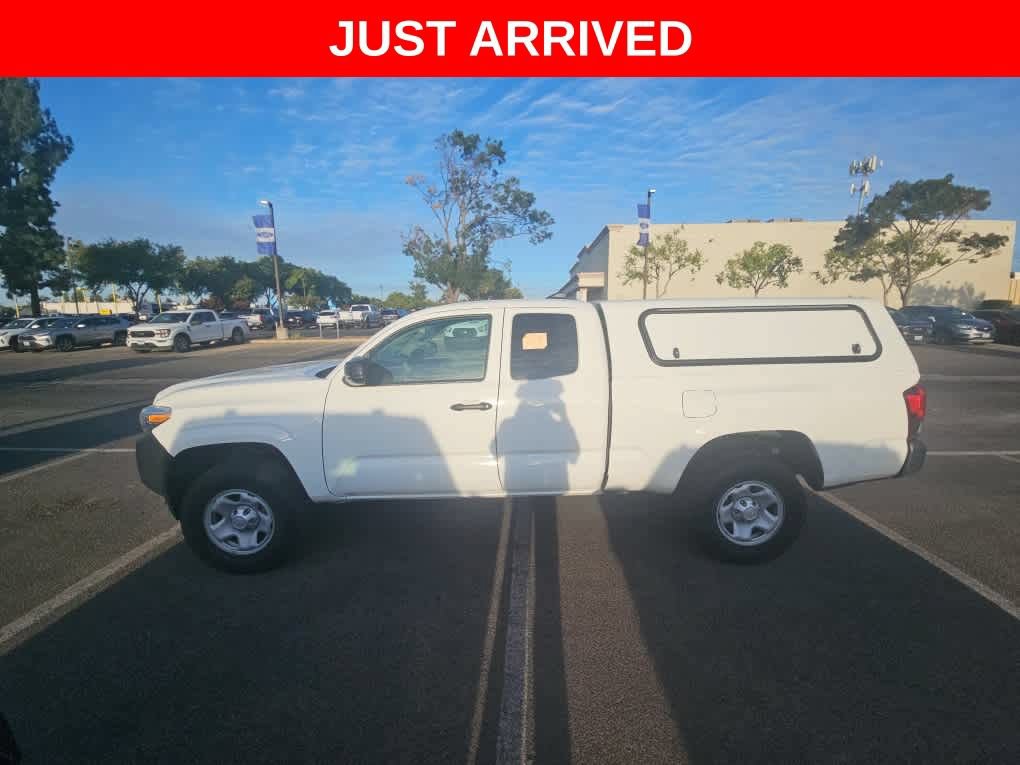 Used 2023 Toyota Tacoma SR RWD image 4