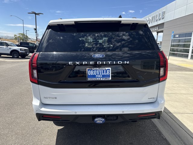 Certified 2025 Ford Expedition Active AWD/4WD image 7