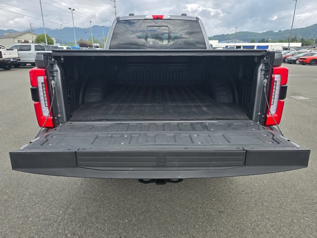 Certified 2025 Ford F350 Platinum w/ Platinum Plus Package AWD/4WD image 15