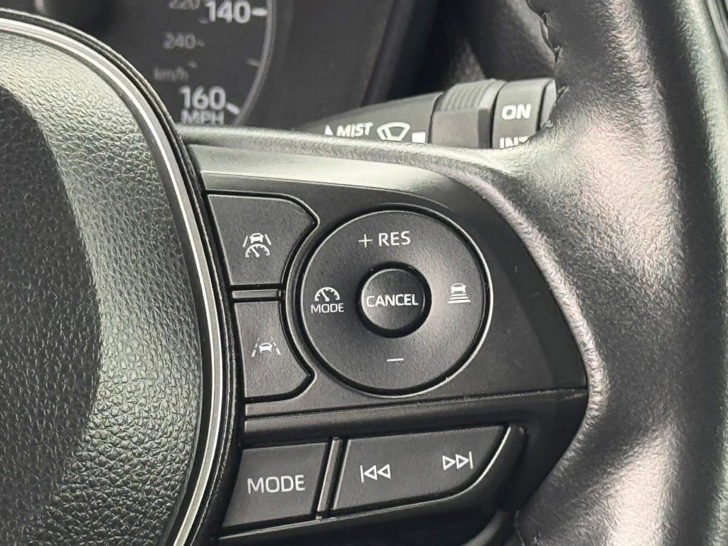 Used 2024 Toyota Corolla Cross LE AWD/4WD image 23
