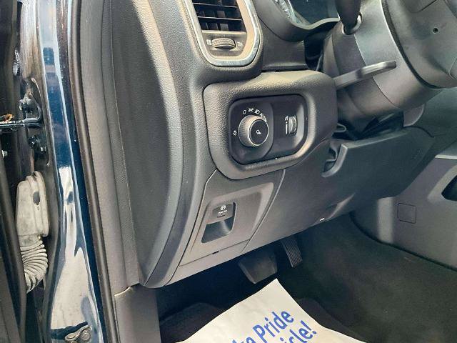Used 2024 RAM 1500 Laramie AWD/4WD image 16