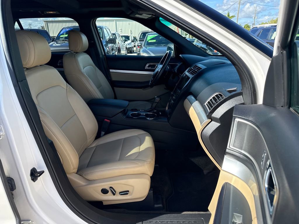 Certified 2017 Ford Explorer XLT w/ Equipment Group 202A image 26