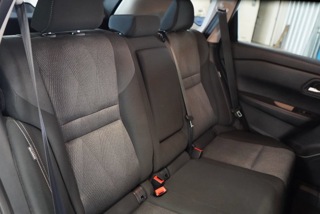 Used 2025 Nissan Rogue SV FWD image 22