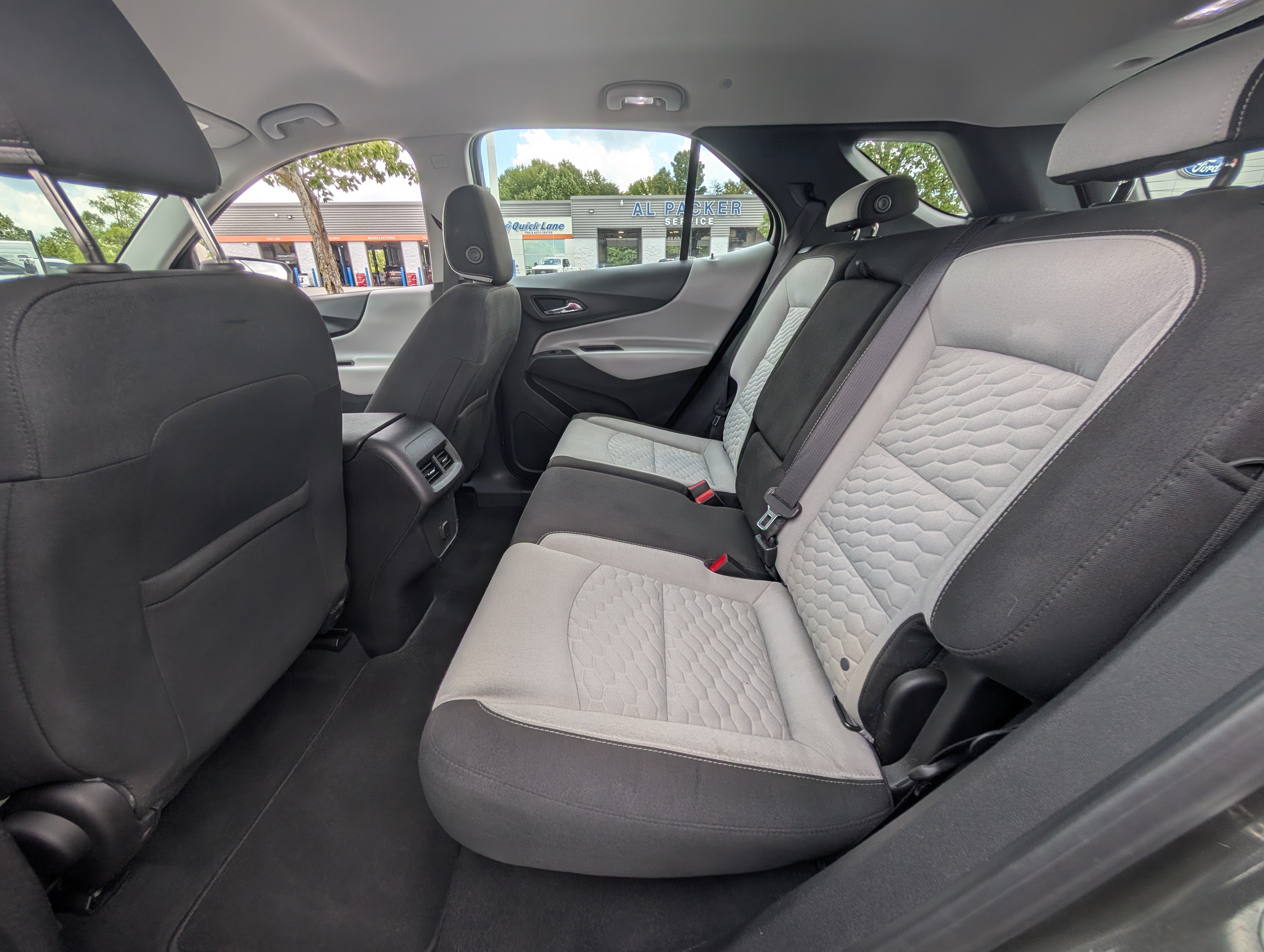 Used 2018 Chevrolet Equinox LS FWD image 13