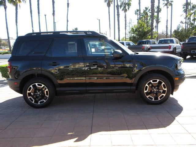 Certified 2024 Ford Bronco Sport Outer Banks w/ Tech Package image 2