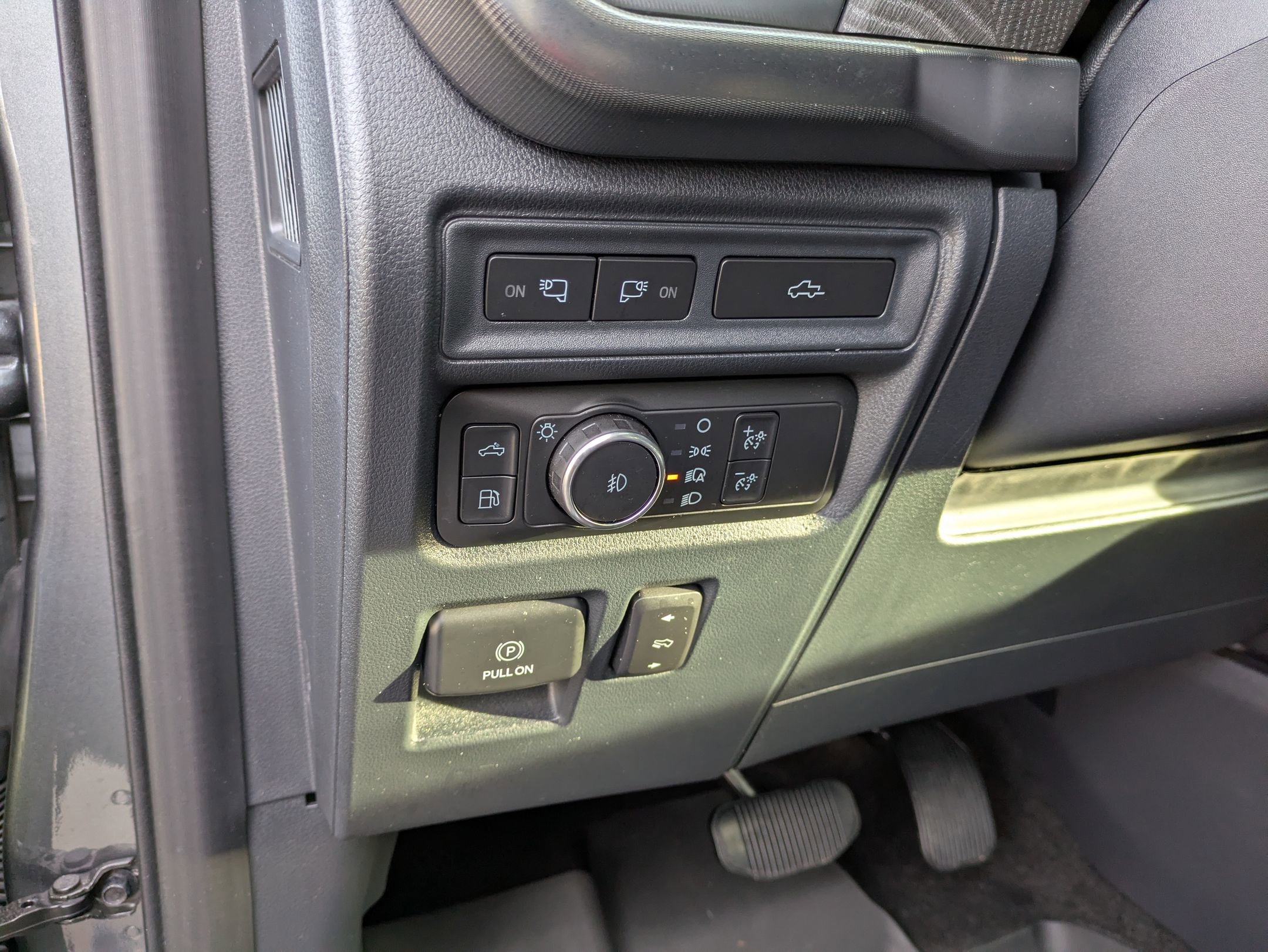 Certified 2022 Ford F150 Platinum w/ Equipment Group 701A High image 18