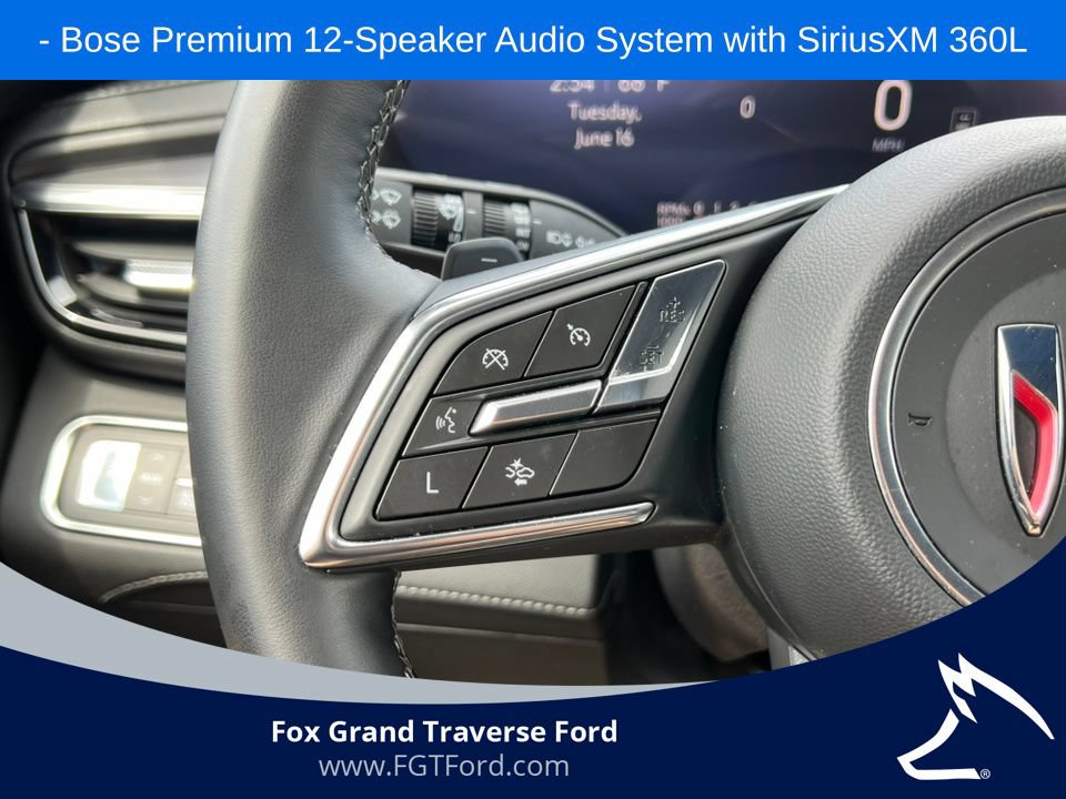 Used 2025 Buick Enclave Preferred AWD/4WD image 19