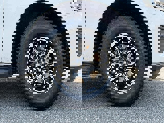 Certified 2024 Ford Expedition Max XLT image 12