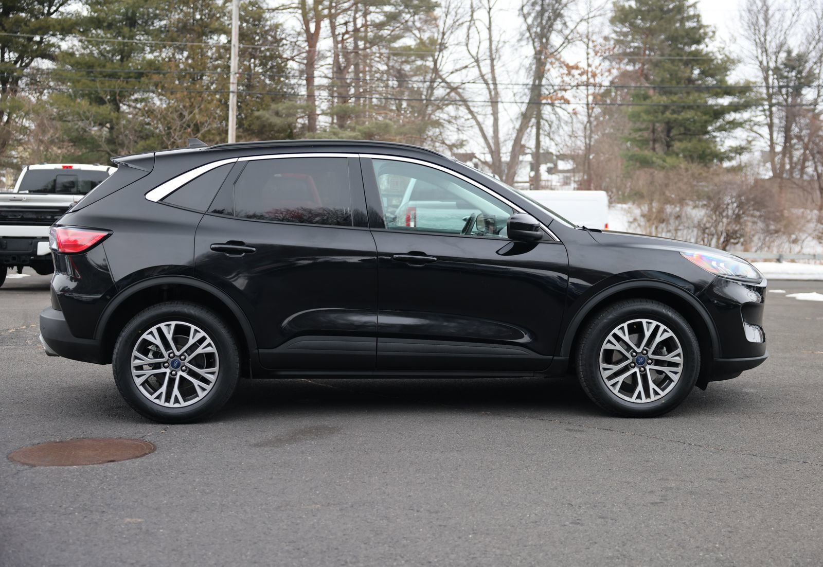 Certified 2022 Ford Escape SEL AWD/4WD image 4