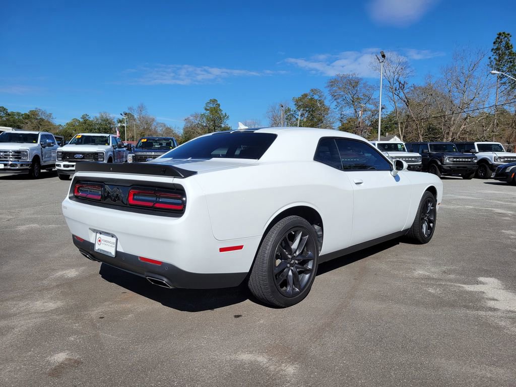 Used 2023 Dodge Challenger SXT w/ Plus Package image 5