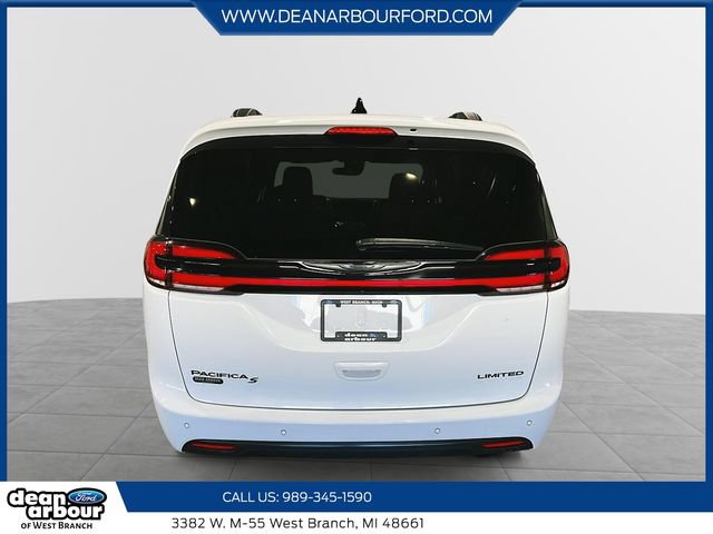 Used 2025 Chrysler Pacifica Limited FWD image 3