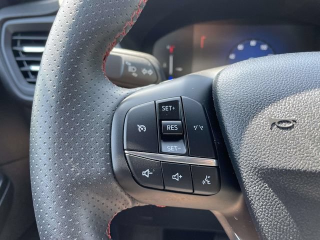 Certified 2025 Ford Escape ST-Line AWD/4WD image 26