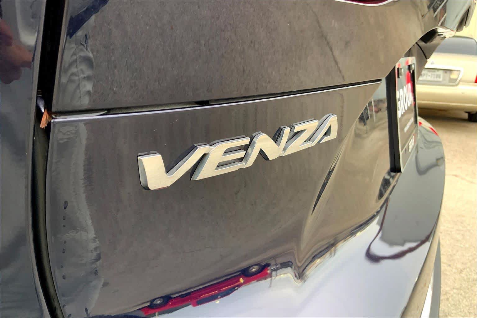 Used 2022 Toyota Venza XLE AWD/4WD image 29