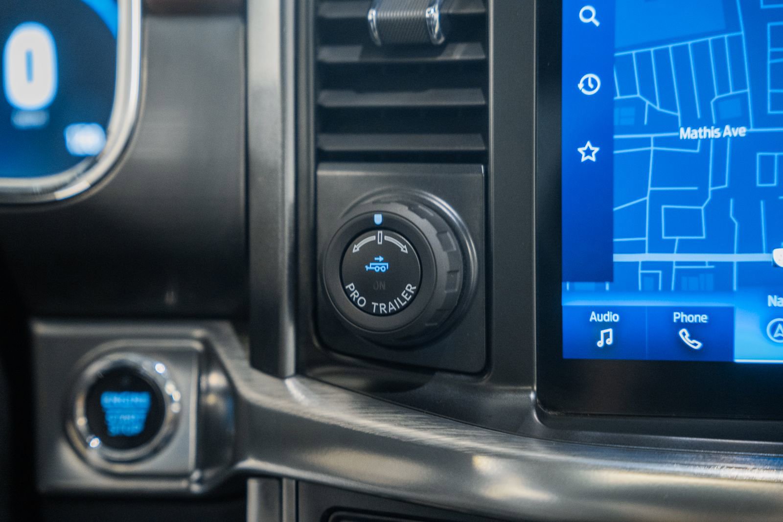 Certified 2023 Ford F150 Lariat image 30