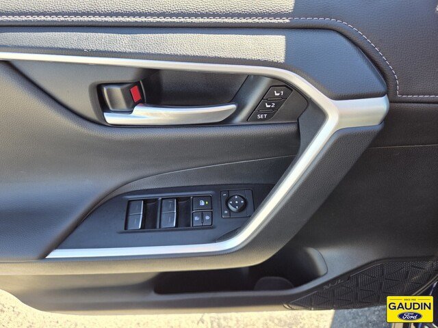 Used 2025 Toyota RAV4 Limited w/ Advanced Technology Package AWD/4WD image 18