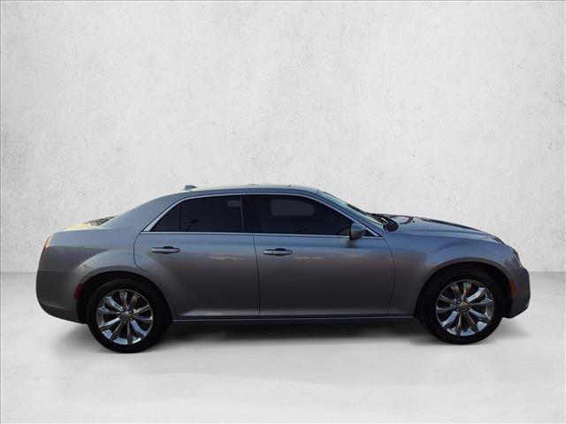 Used 2017 Chrysler 300 Limited AWD/4WD image 4