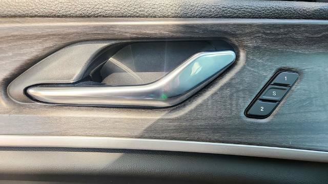 Used 2025 Jeep Grand Cherokee Limited image 22