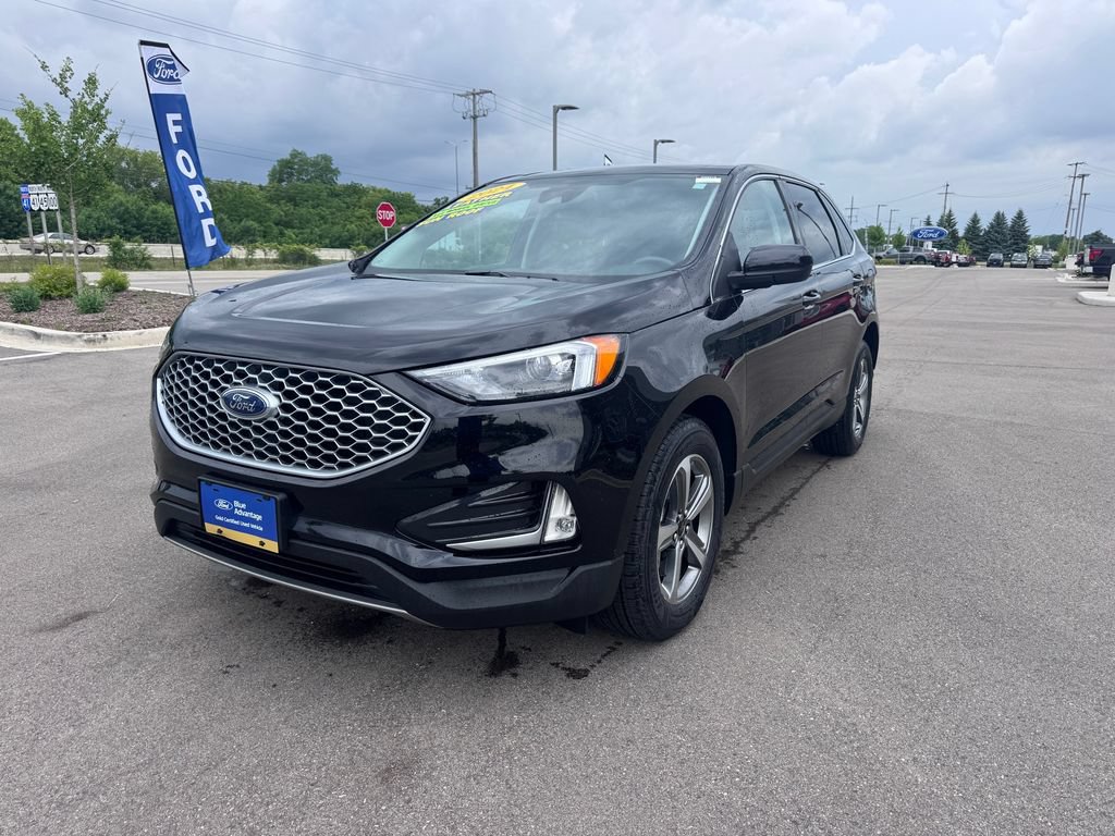 Certified 2024 Ford Edge SEL w/ Convenience Package AWD/4WD image 2