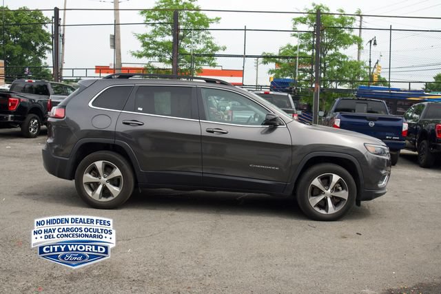 Used 2022 Jeep Cherokee Limited AWD/4WD image 2