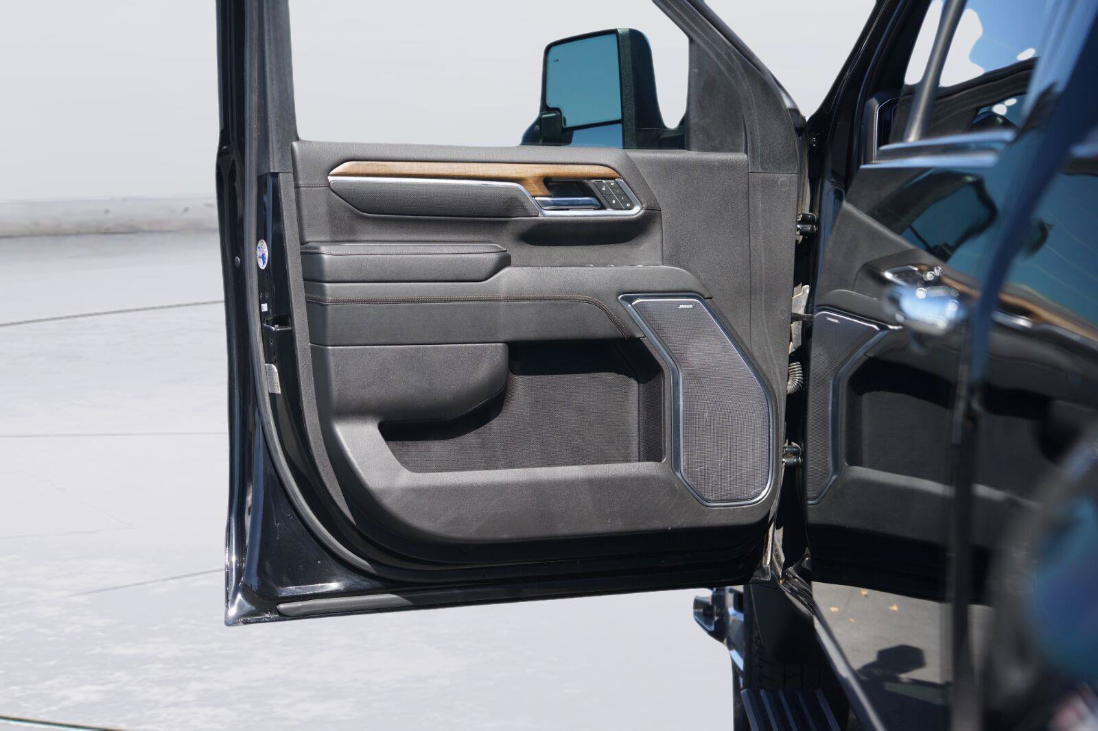 Used 2024 Chevrolet Silverado 3500 High Country w/ High Country Premium Package AWD/4WD image 31