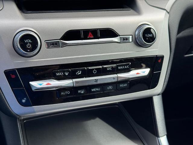 Certified 2022 Ford Explorer XLT w/ Equipment Group 202A image 22