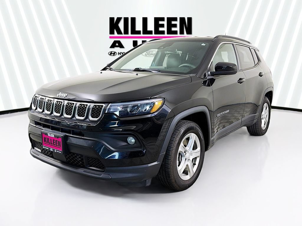 Used 2024 Jeep Compass Latitude AWD/4WD image 3