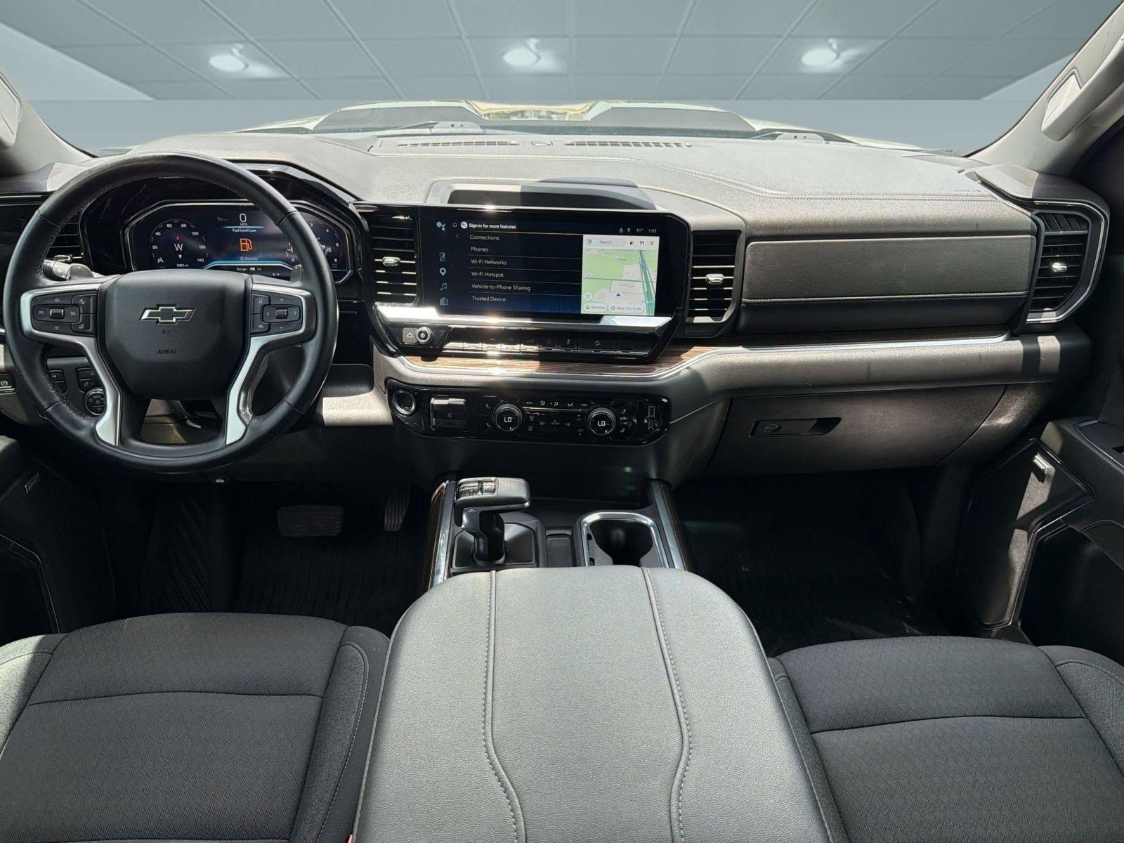 Used 2024 Chevrolet Silverado 1500 LT Trail Boss w/ Convenience Package II AWD/4WD image 15