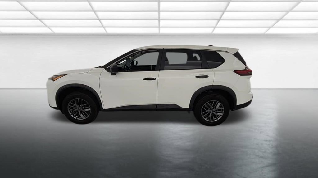 Used 2024 Nissan Rogue S AWD/4WD image 4
