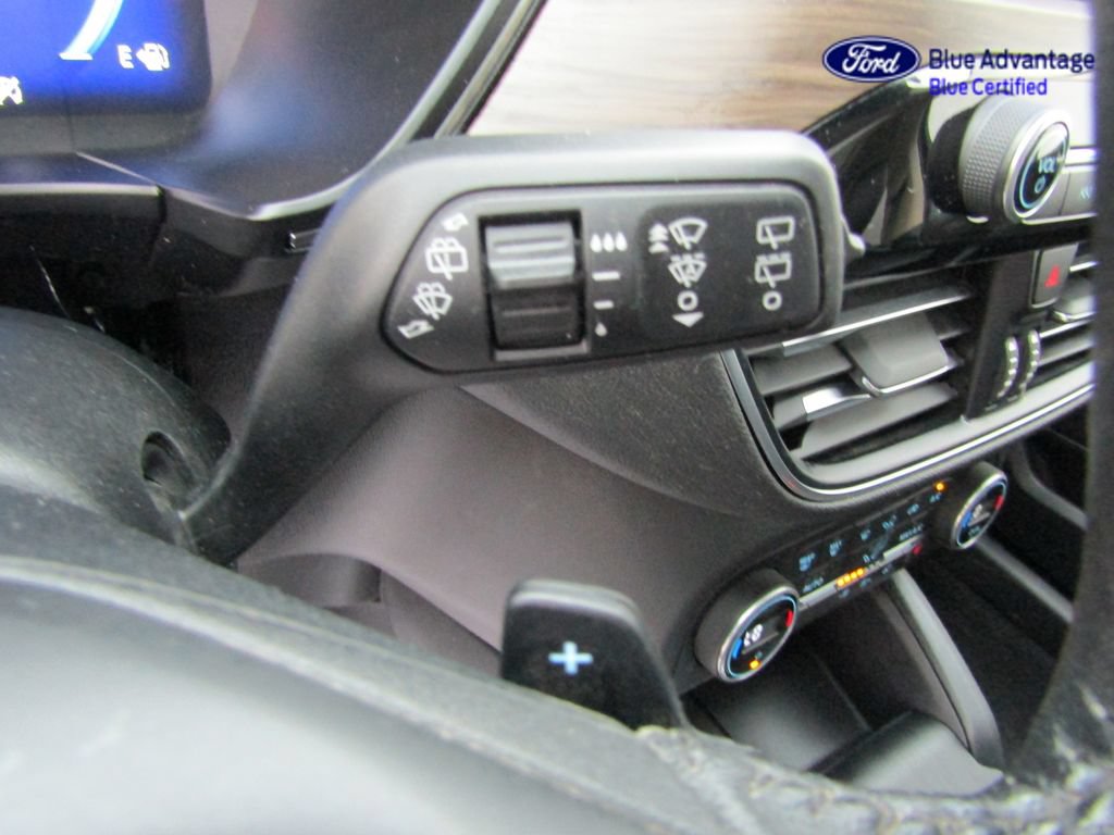 Certified 2020 Ford Escape Titanium AWD/4WD image 36