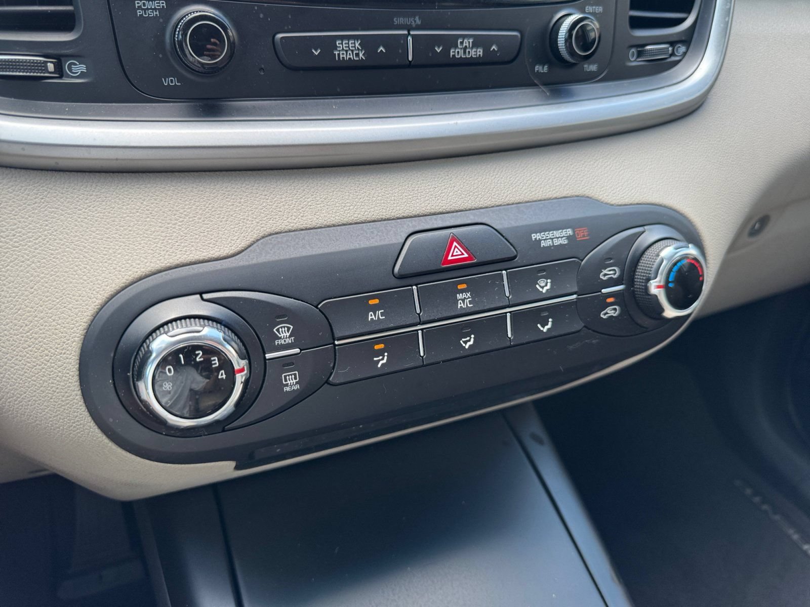 Used 2017 Kia Sorento FWD image 21
